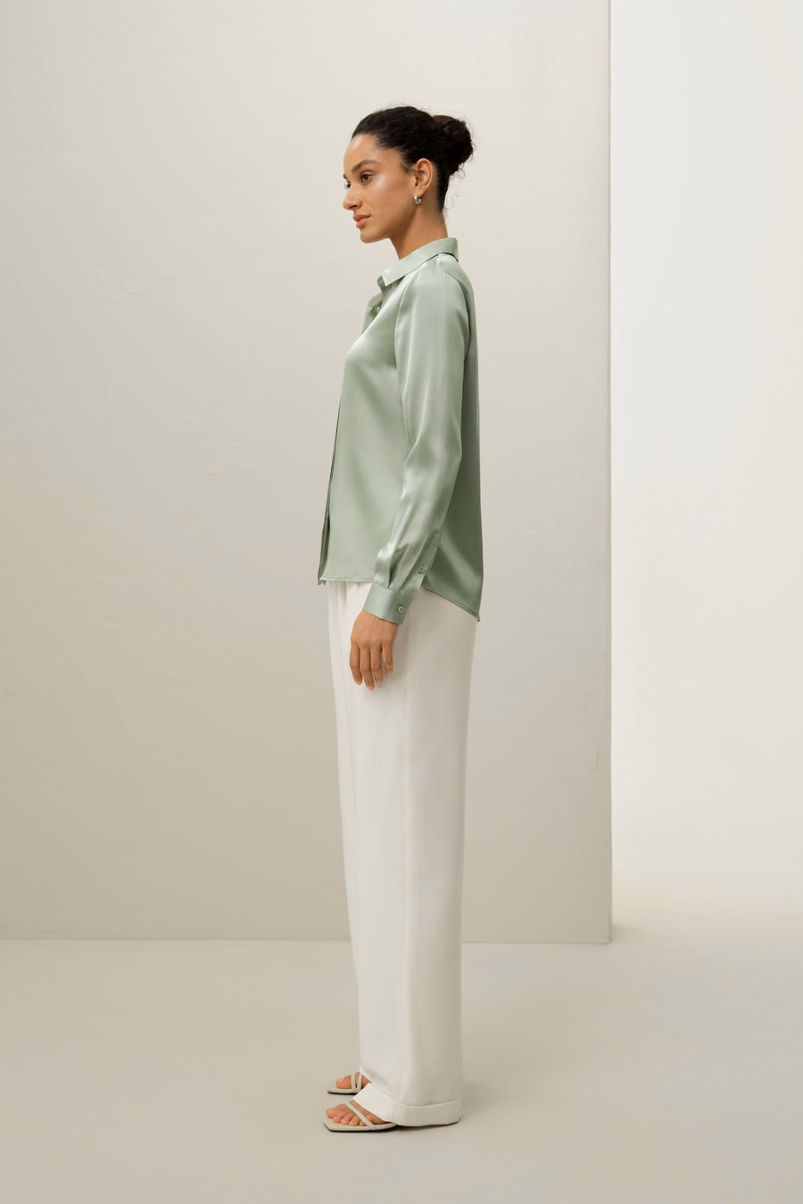 Camisa de Seda con Tapeta Oculta Básica