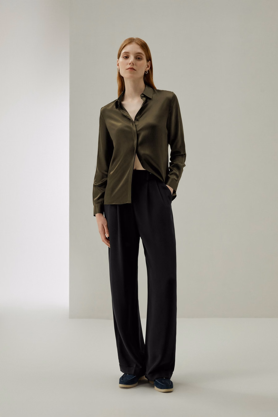 Camisa de Seda con Tapeta Oculta Básica