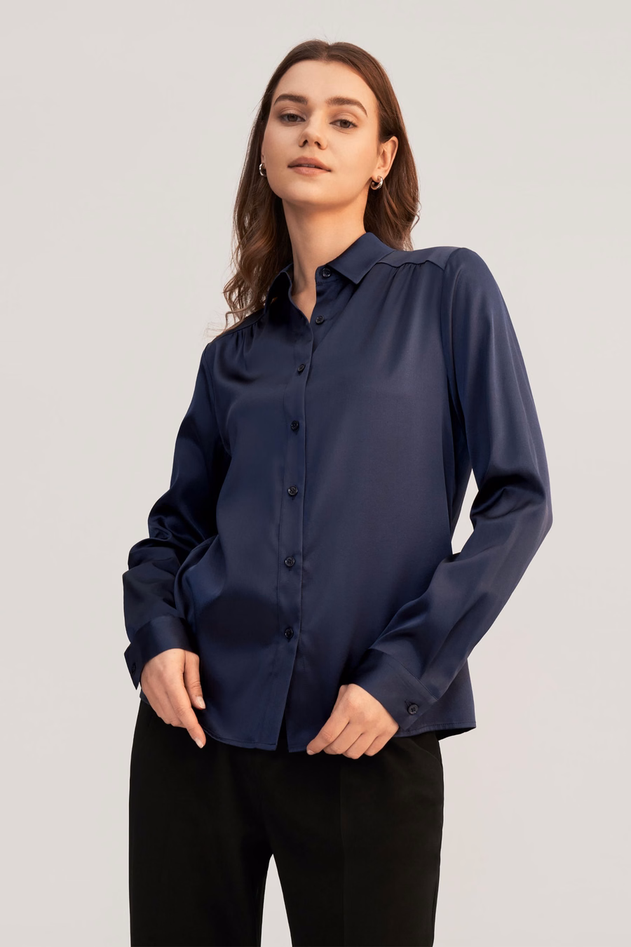 Blusa de Seda con Mangas Largas y Cuello