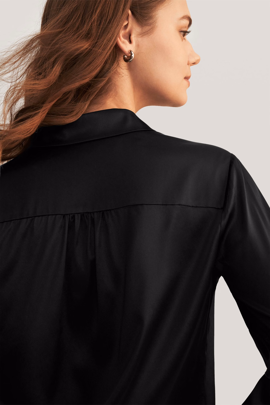 Blusa de Seda con Mangas Largas y Cuello