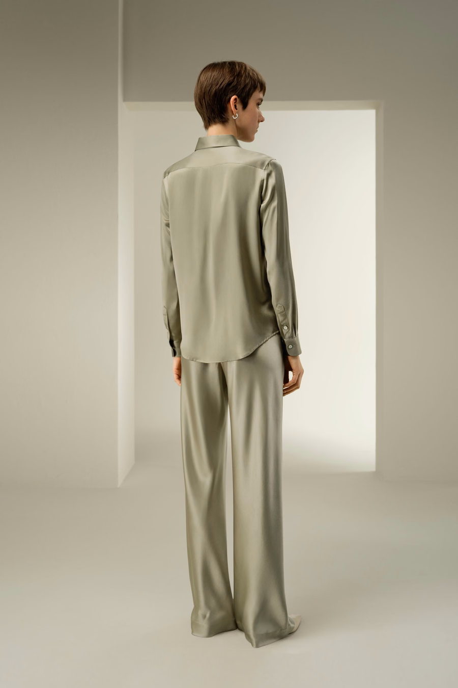 Camisa de Seda Charmeuse Atemporal