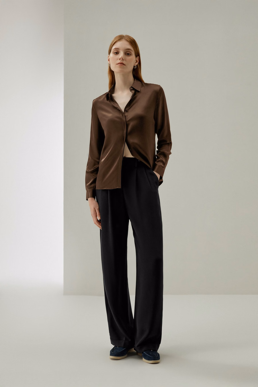 Camisa de Seda con Tapeta Oculta Básica