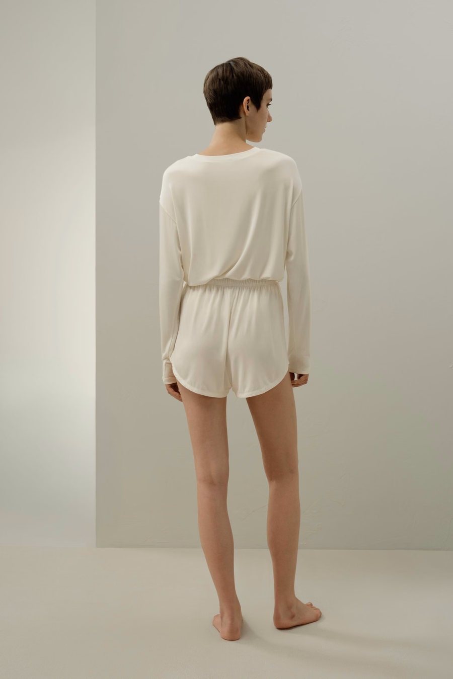 Shorts fluidos de comodidad de jersey de seda Breeze