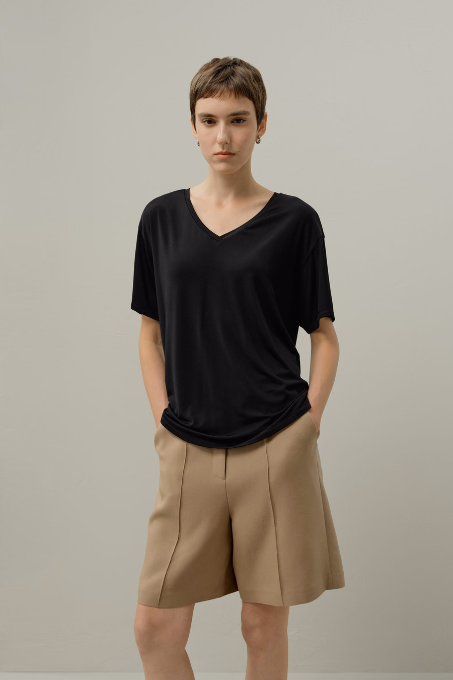 Camisa básica de cuello en V de jersey de seda Breeze