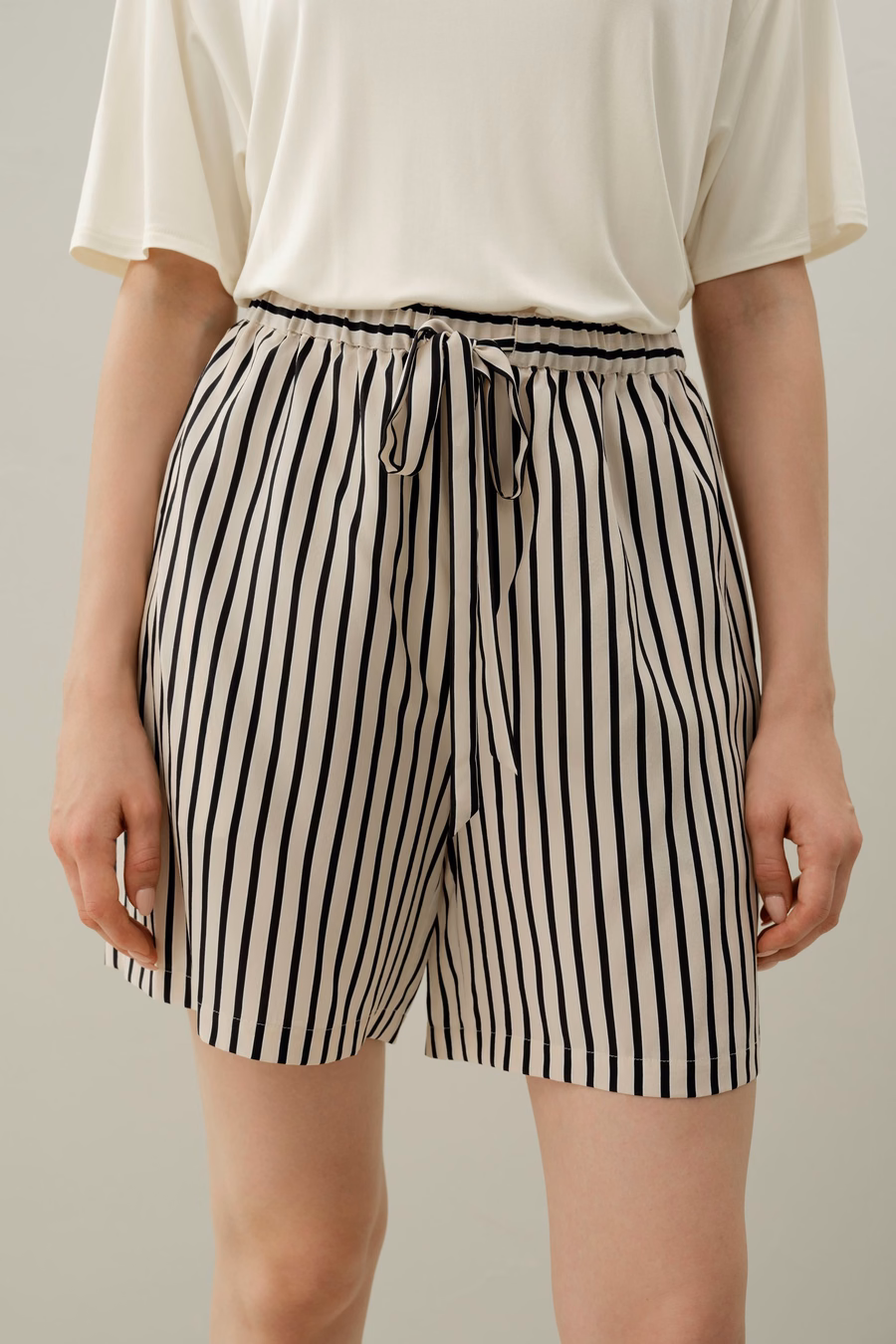 Shorts de Seda Rayada