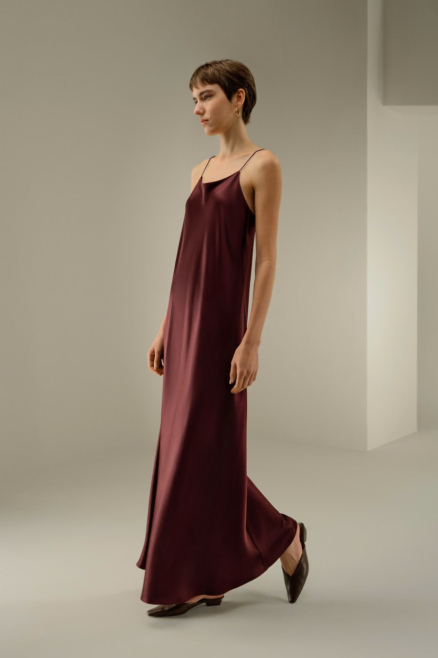 Vestido Mínimo de Escote en U