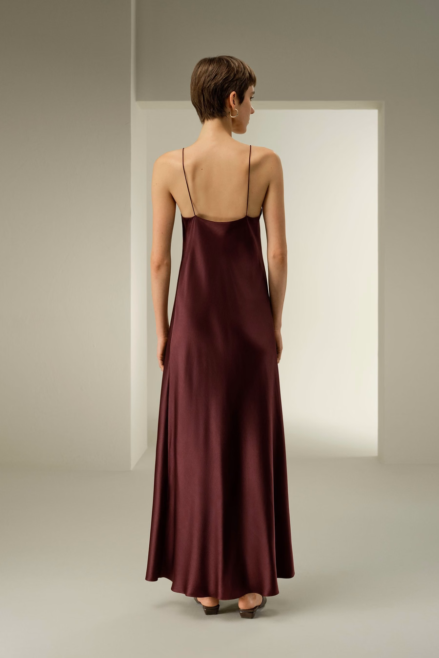 Vestido Mínimo de Escote en U
