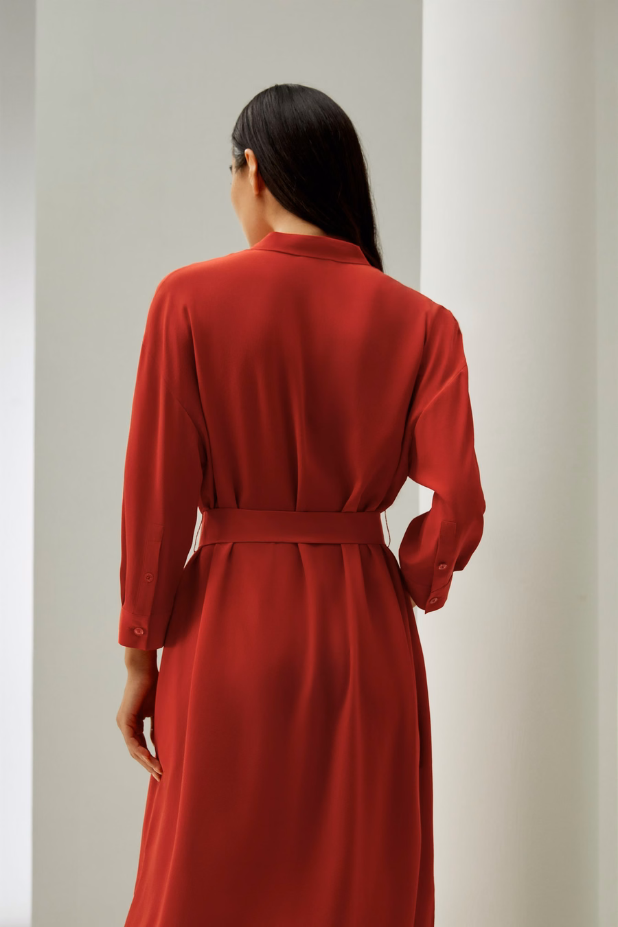Vestido de camisa de seda con bolsillo lateral