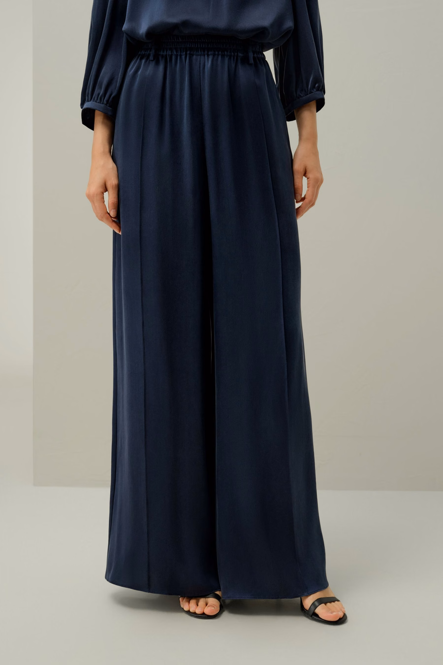 Pantalones de pierna ancha de seda de gamuza