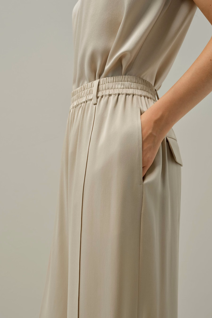 Pantalones de pierna ancha de seda de gamuza