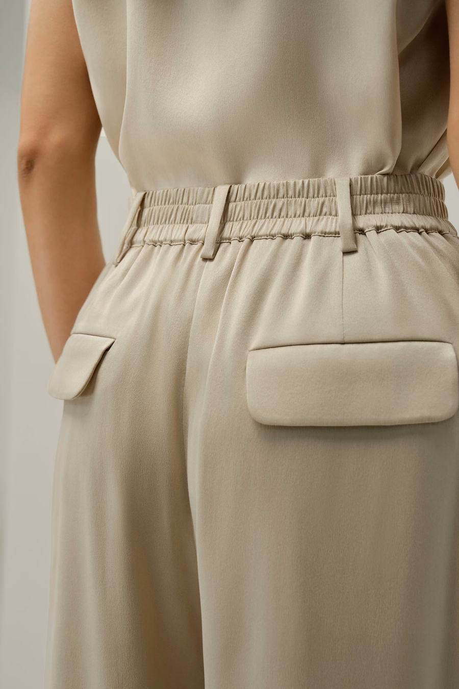 Pantalones de pierna ancha de seda de gamuza