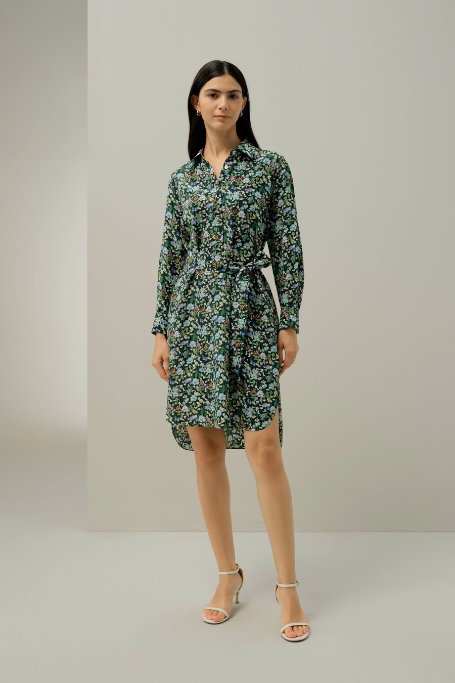 Vestido de camisa hasta la rodilla del bosque de cuentos de hadas - Hecho con tela Liberty