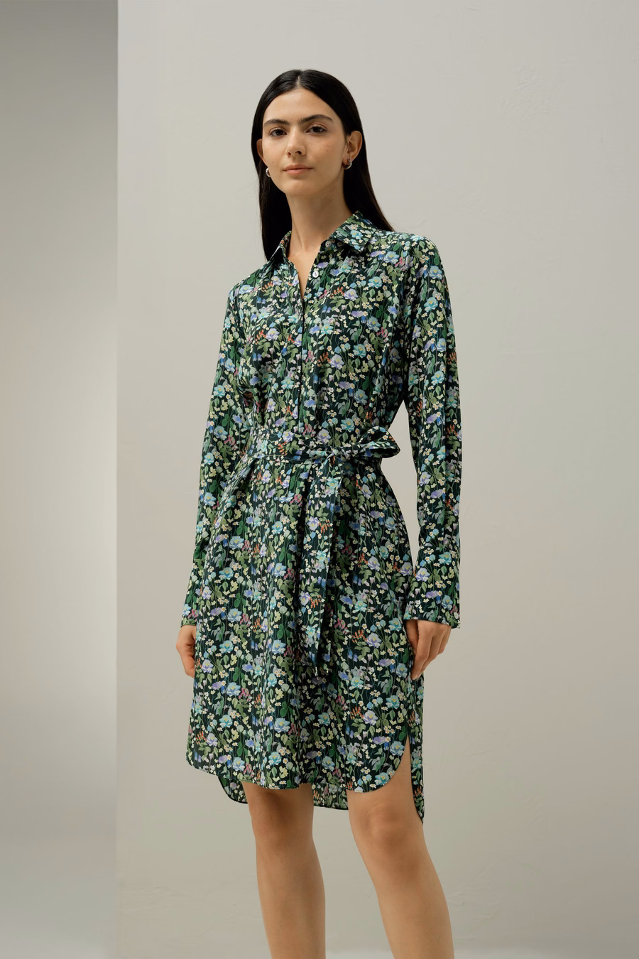 Vestido de camisa hasta la rodilla del bosque de cuentos de hadas - Hecho con tela Liberty