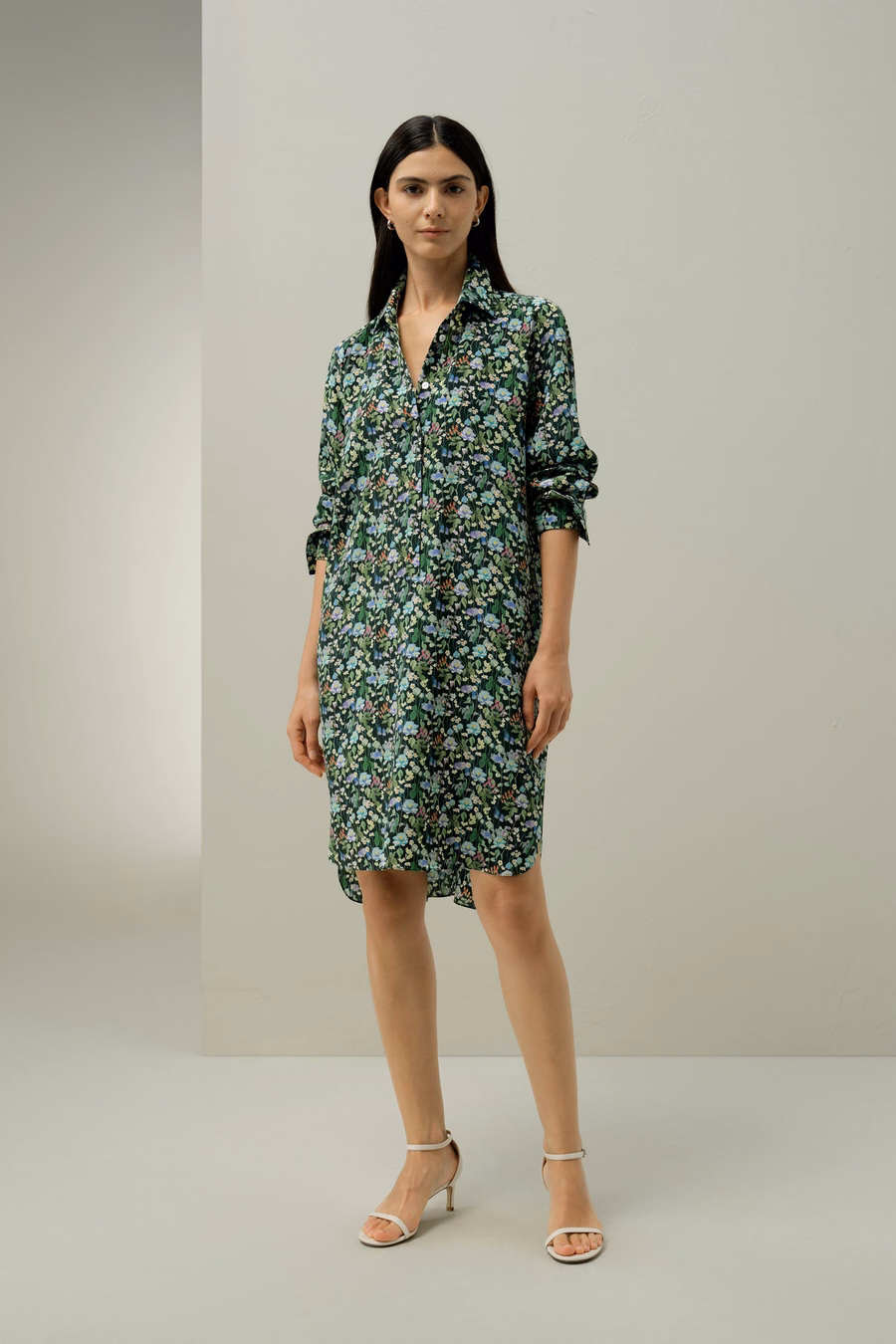 Vestido de camisa hasta la rodilla del bosque de cuentos de hadas - Hecho con tela Liberty