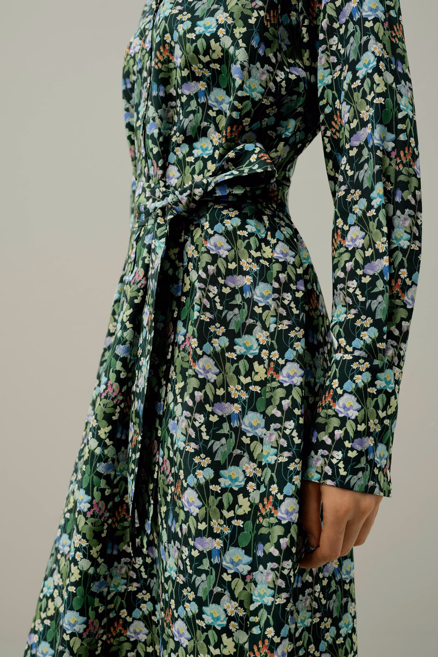 Vestido de camisa hasta la rodilla del bosque de cuentos de hadas - Hecho con tela Liberty