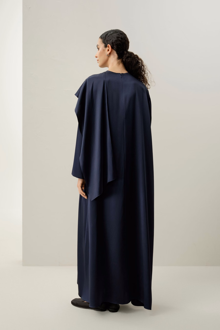 Vestido Maxi Asimétrico de Seda Charmeuse