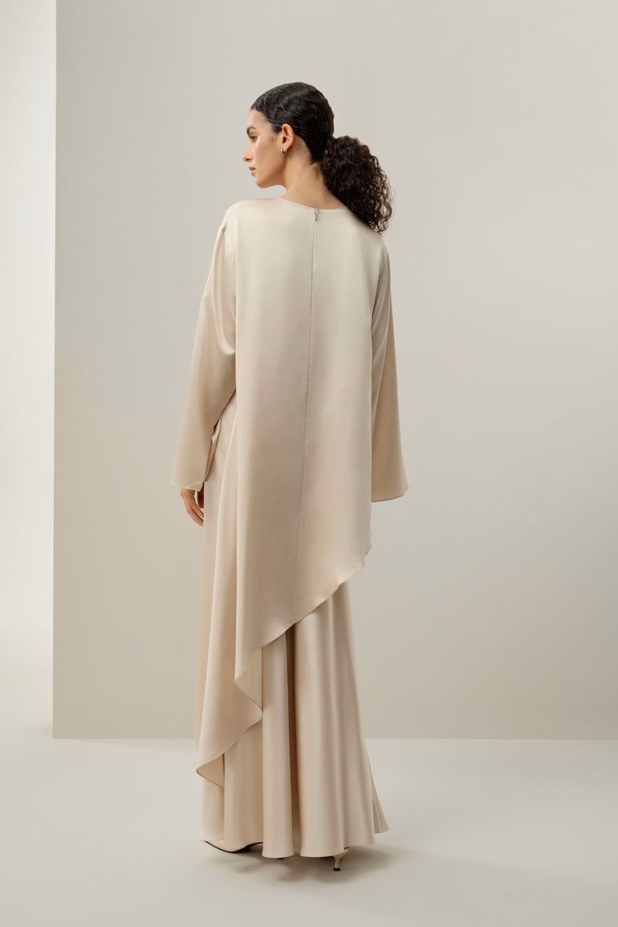 Blusa Asimétrica de Seda Charmeuse