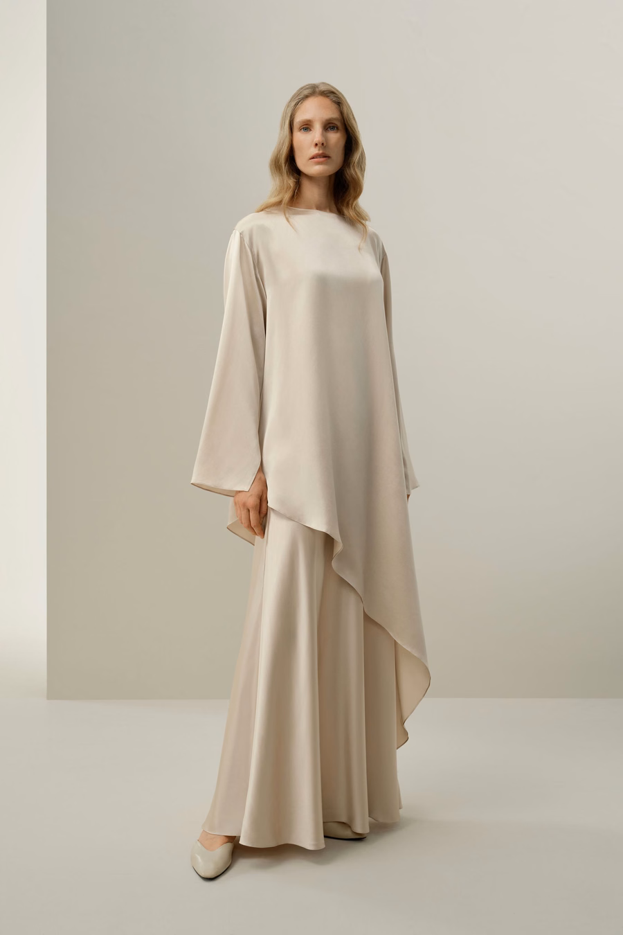 Blusa Asimétrica de Seda Charmeuse