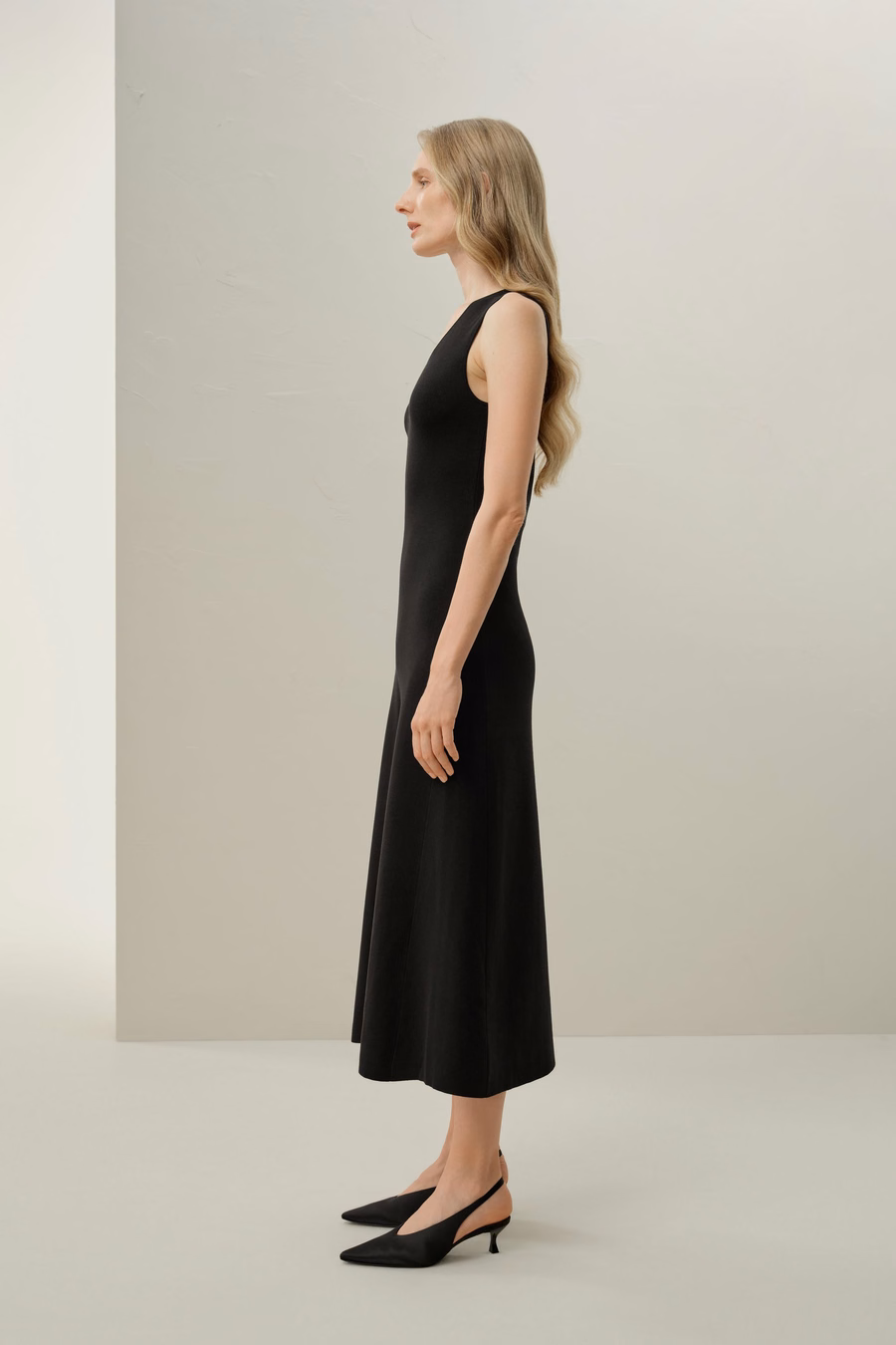 Vestido de Punto de Seda y Viscosa con Escote en V Soleil
