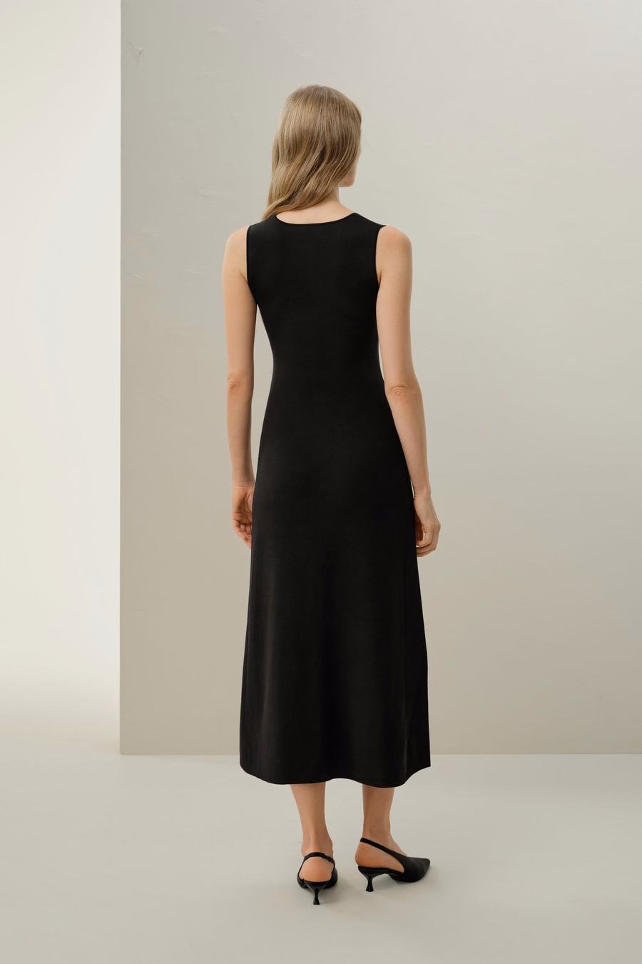 Vestido de Punto de Seda y Viscosa con Escote en V Soleil