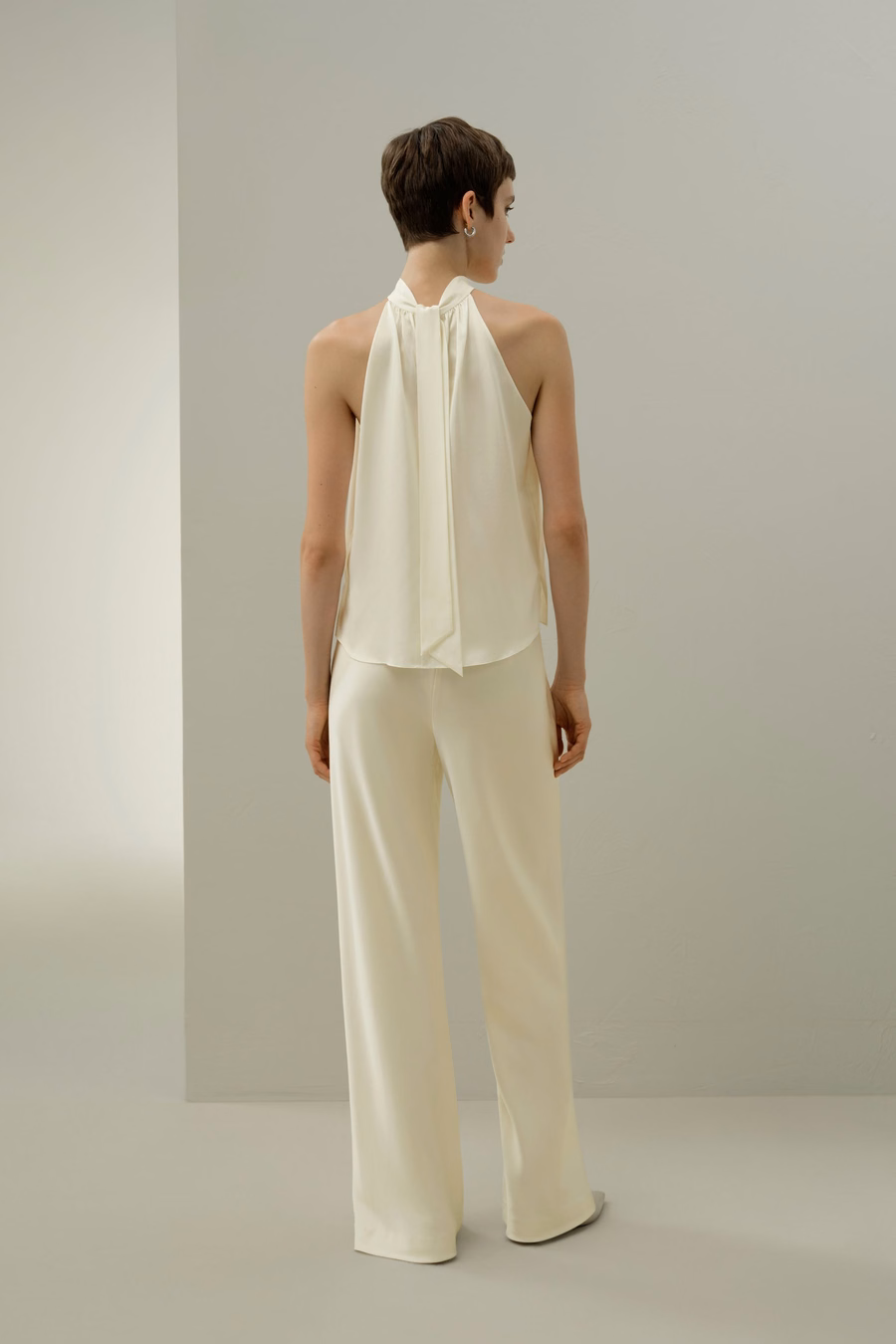 Top halter minimalista Allure de seda