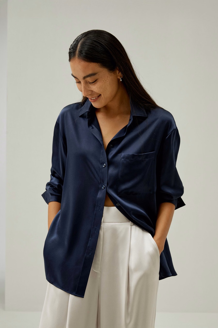 Camisa de seda con cuello abotonado casual