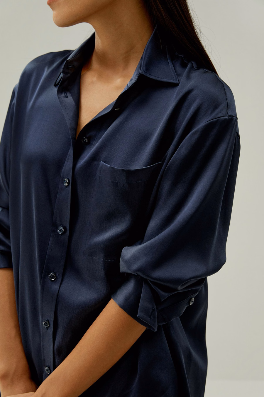 Camisa de seda con cuello abotonado casual