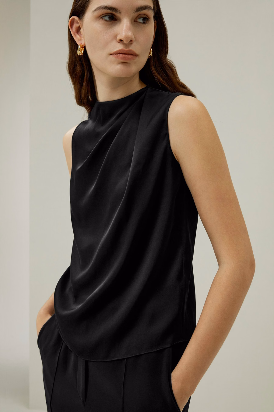 Top Minimalista Sin Mangas