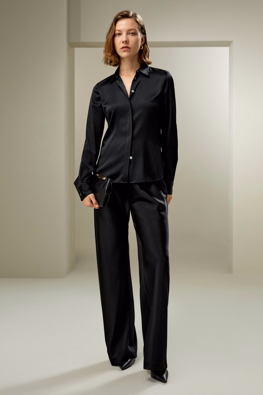 Camisa de seda con silueta elegante