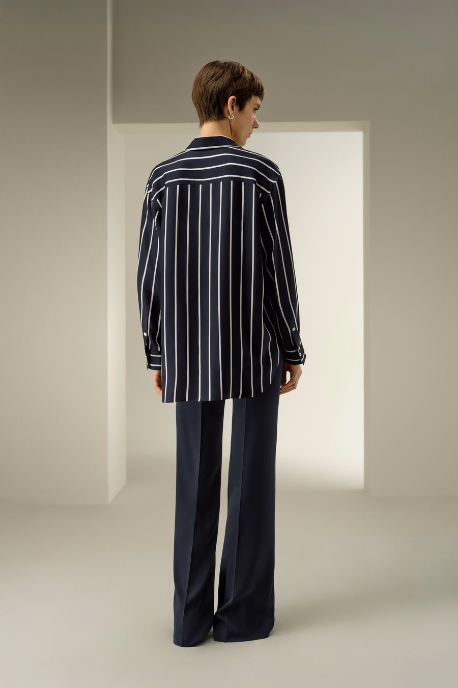 Camisa de botón de seda twill a rayas