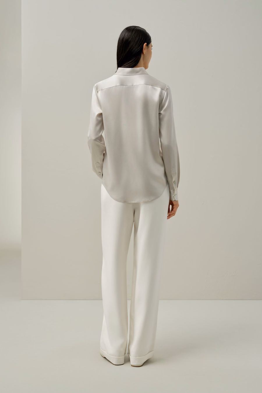 Camisa de Seda con Cuello Abierto