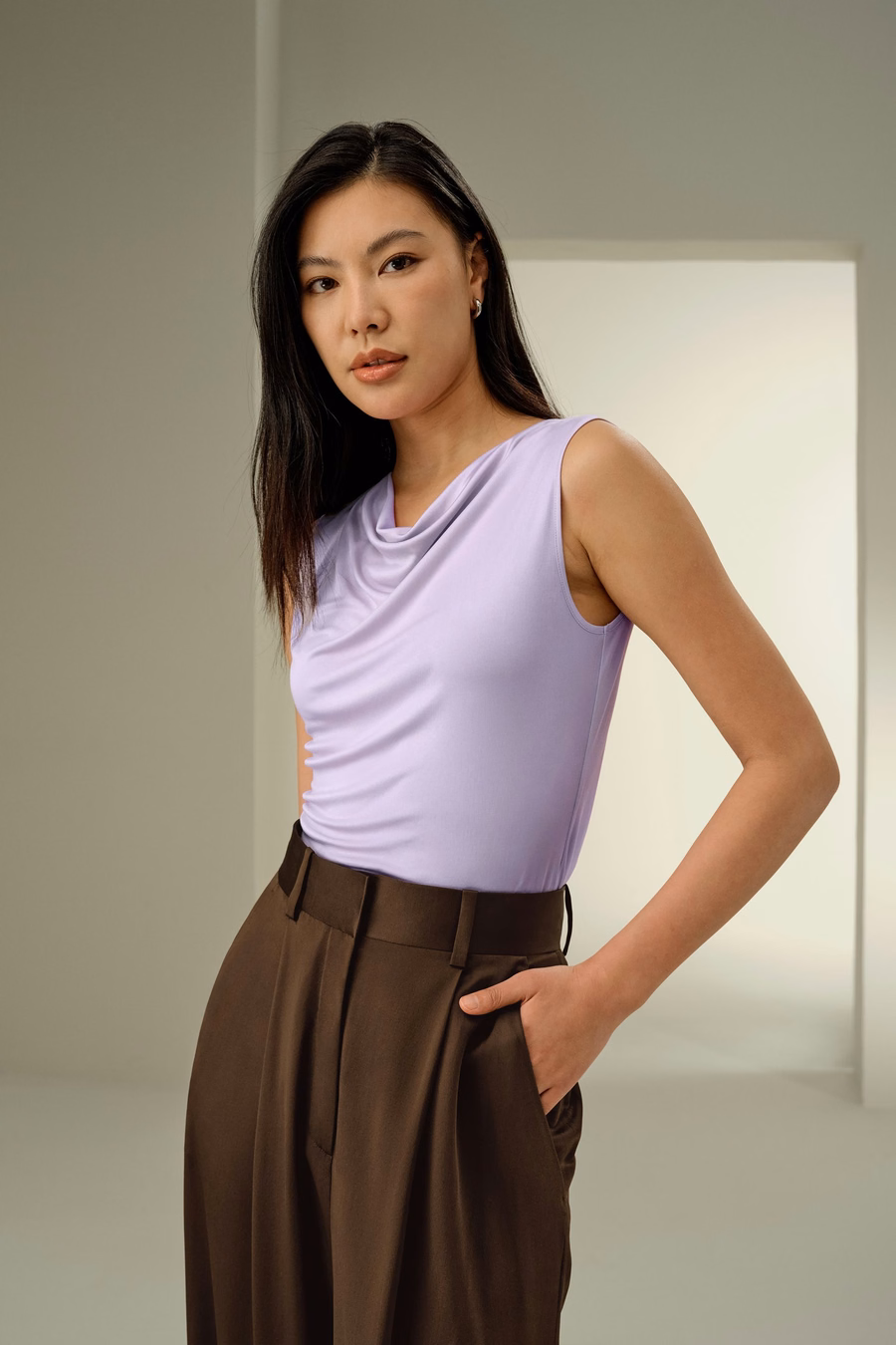Top Sin Mangas con Cuello de Cowl de Seda Jersey