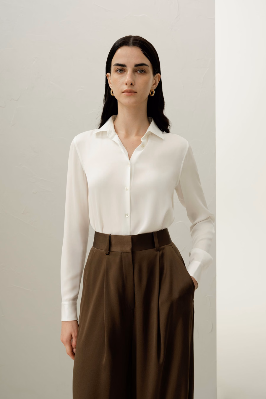 Camisa de Seda con Cuello Abierto