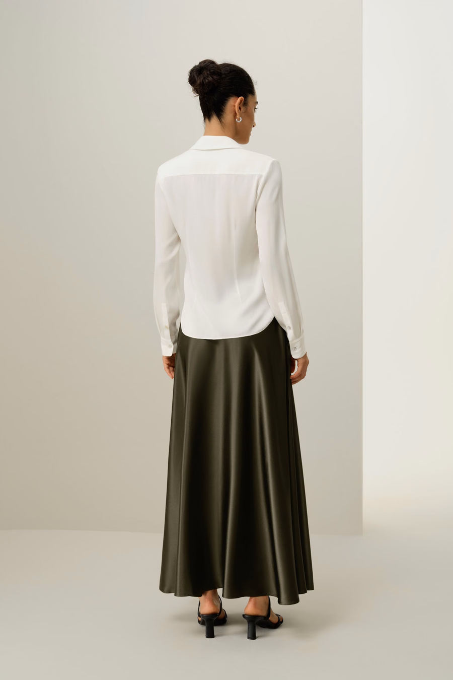 Camisa de seda con silueta elegante
