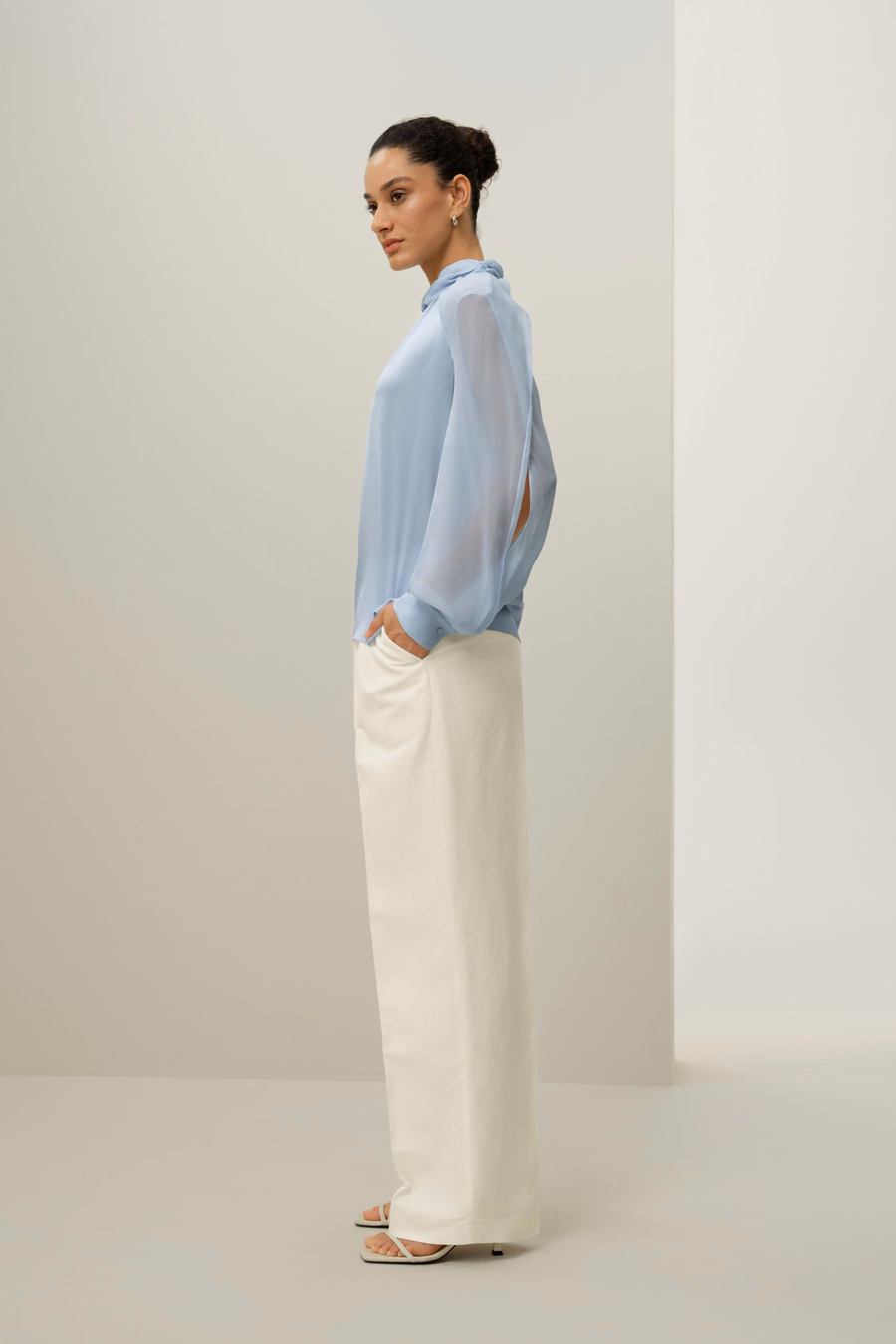 Blusa con Mangas de Linterna y Abertura Lateral