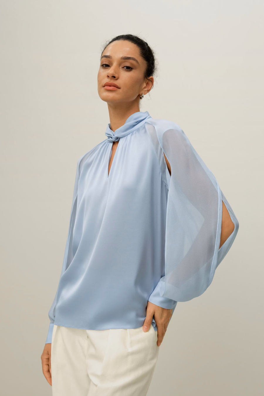 Blusa con Mangas de Linterna y Abertura Lateral