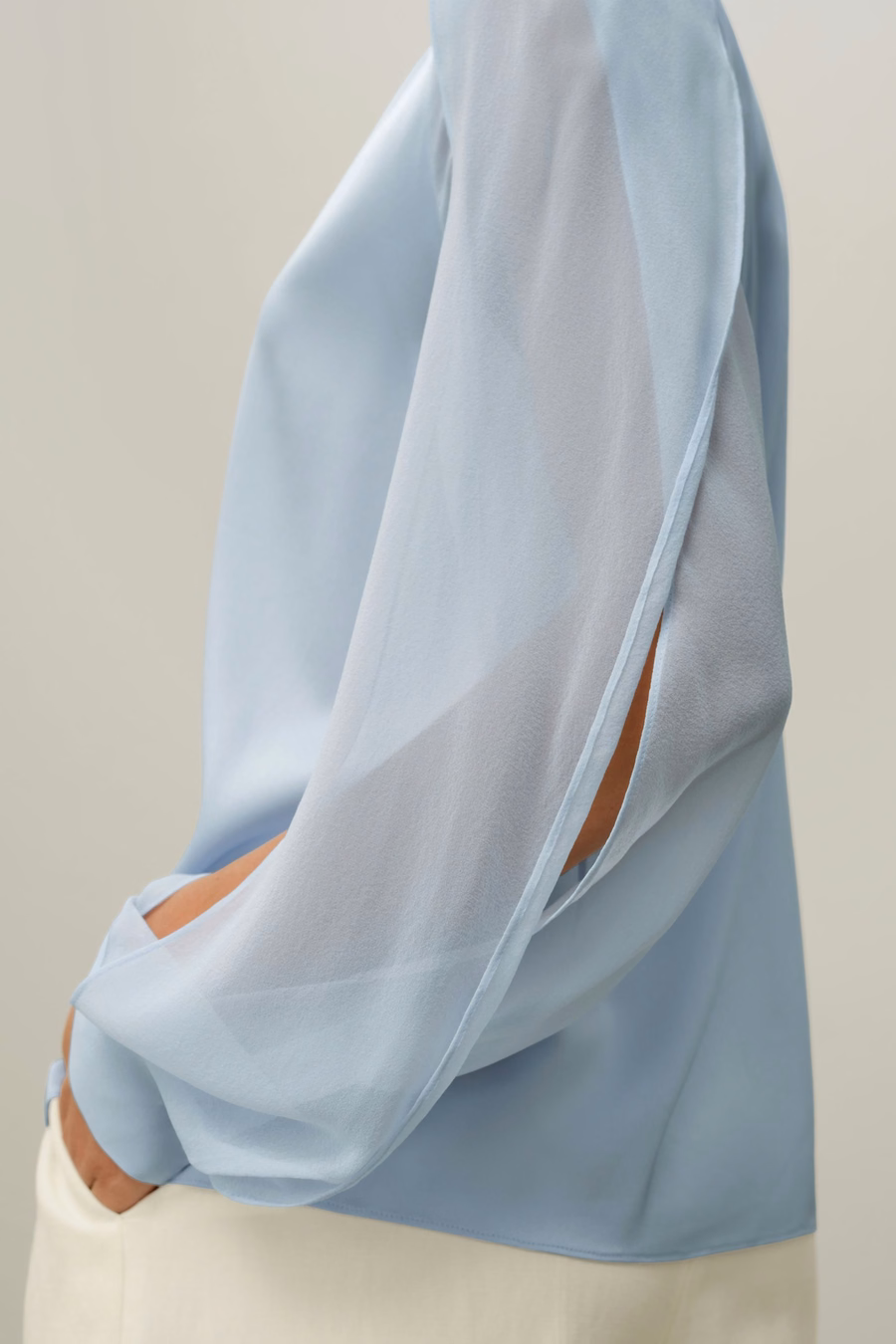 Blusa con Mangas de Linterna y Abertura Lateral