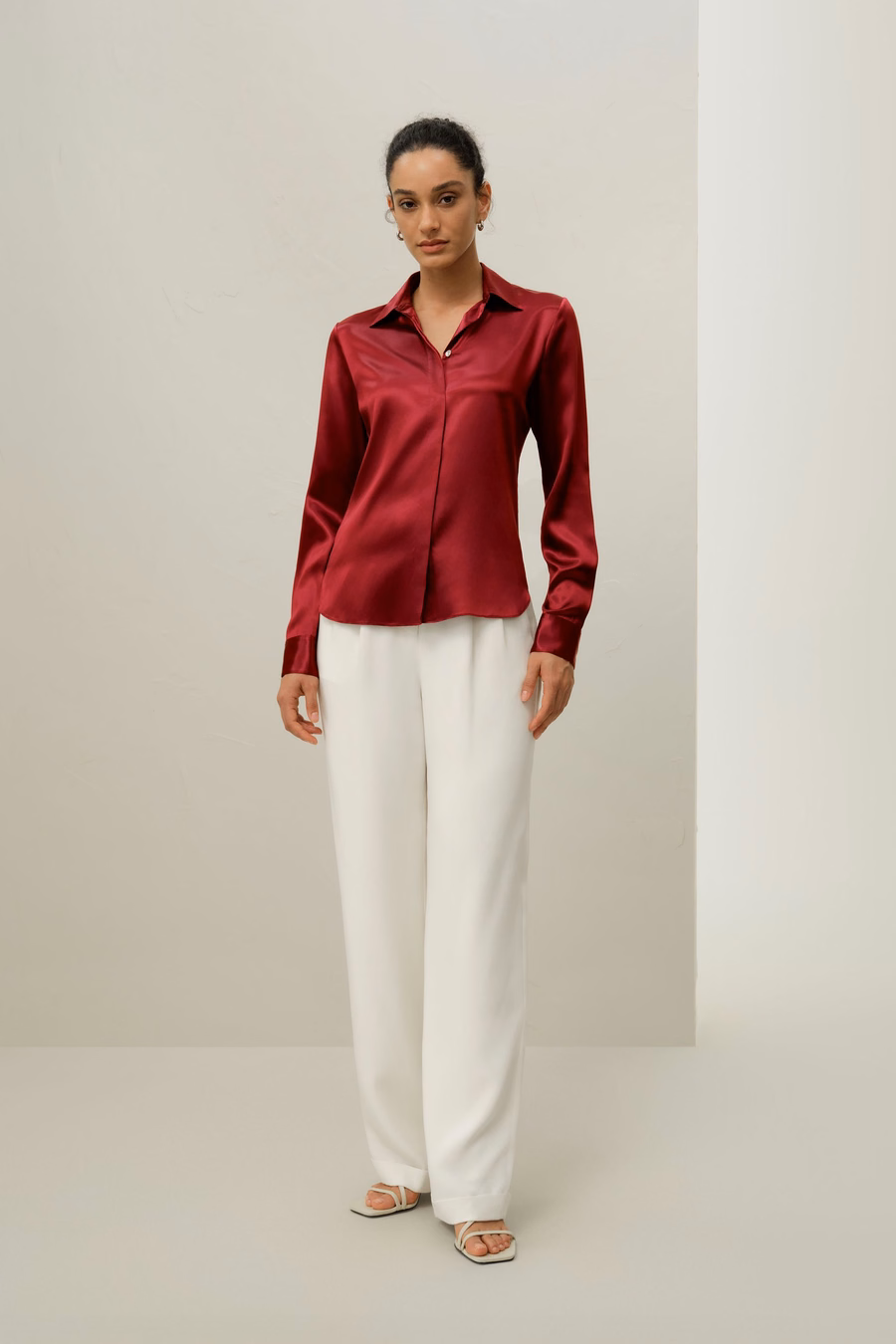 Camisa de seda con silueta elegante