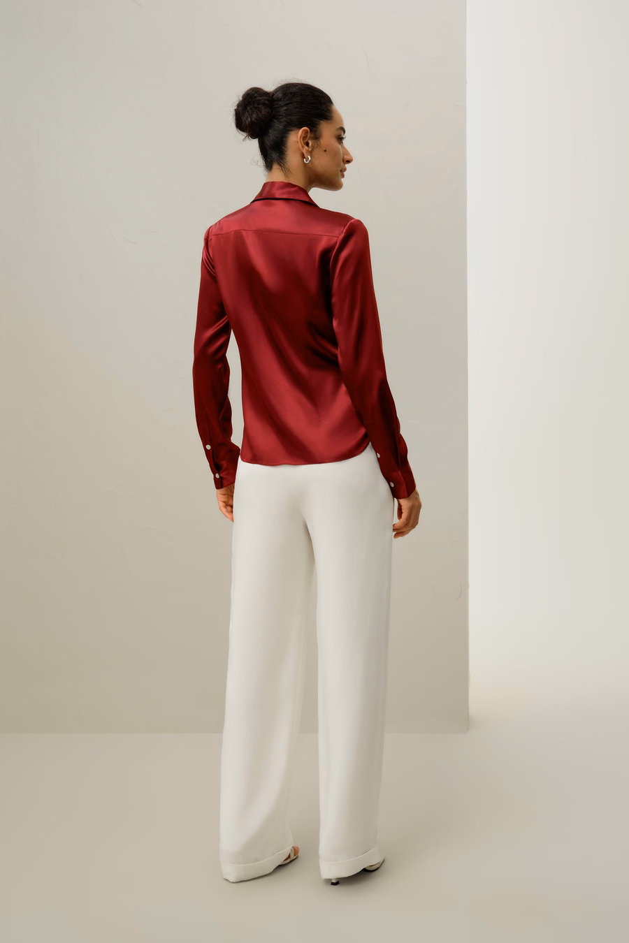 Camisa de seda con silueta elegante