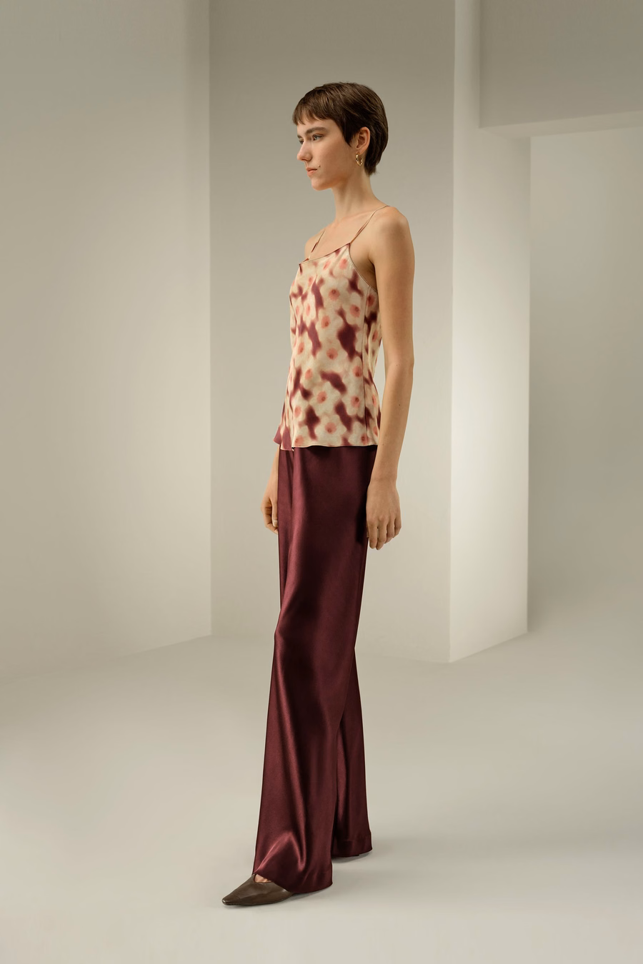 Camiseta de Seda Daffodil Bloom – Hecha con Tela Liberty
