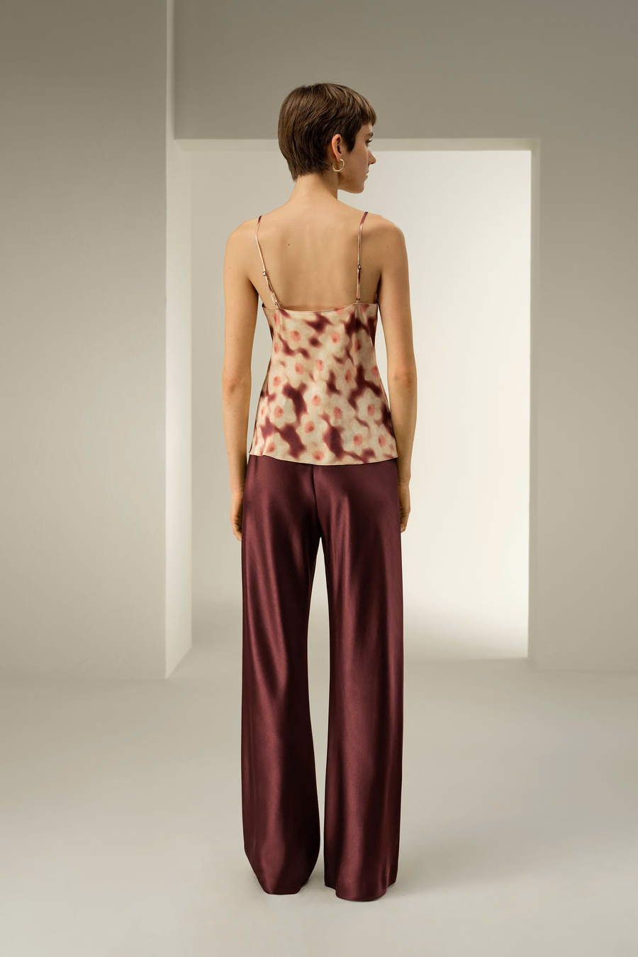 Camiseta de Seda Daffodil Bloom – Hecha con Tela Liberty