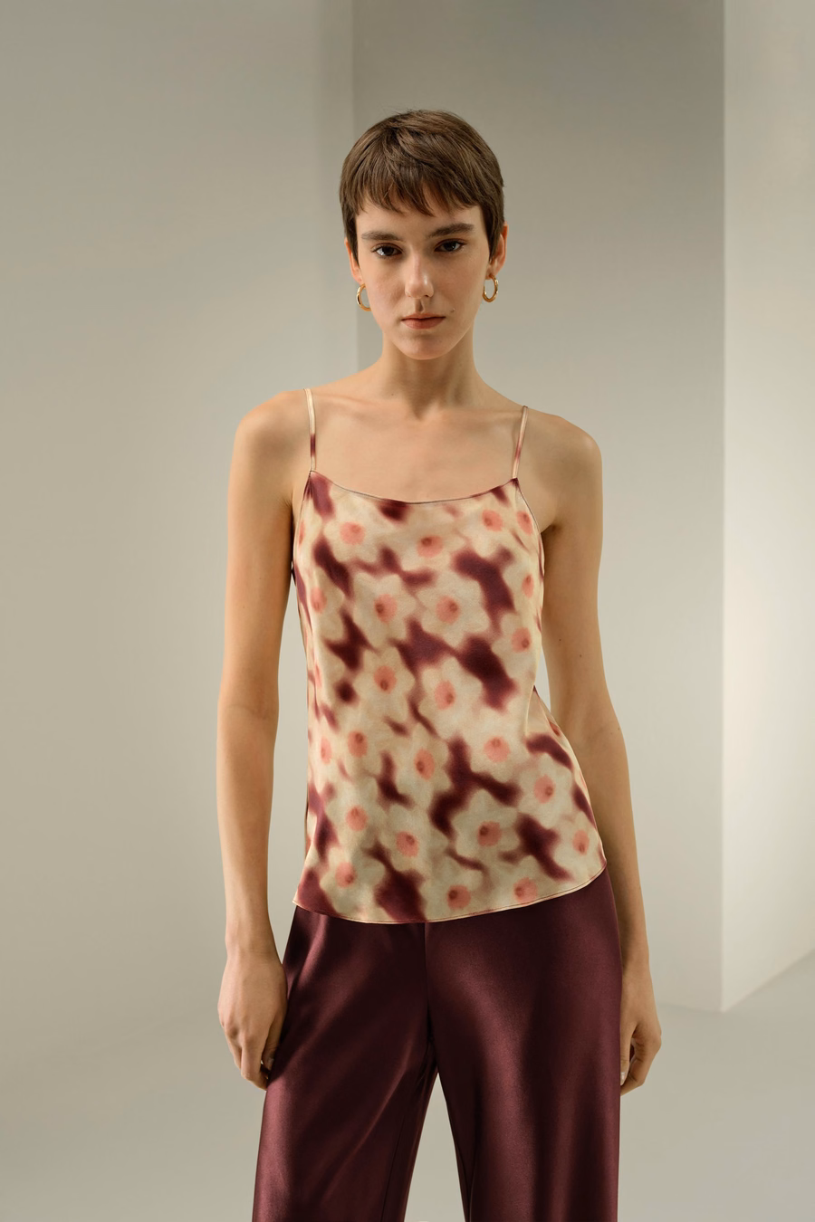 Camiseta de Seda Daffodil Bloom – Hecha con Tela Liberty