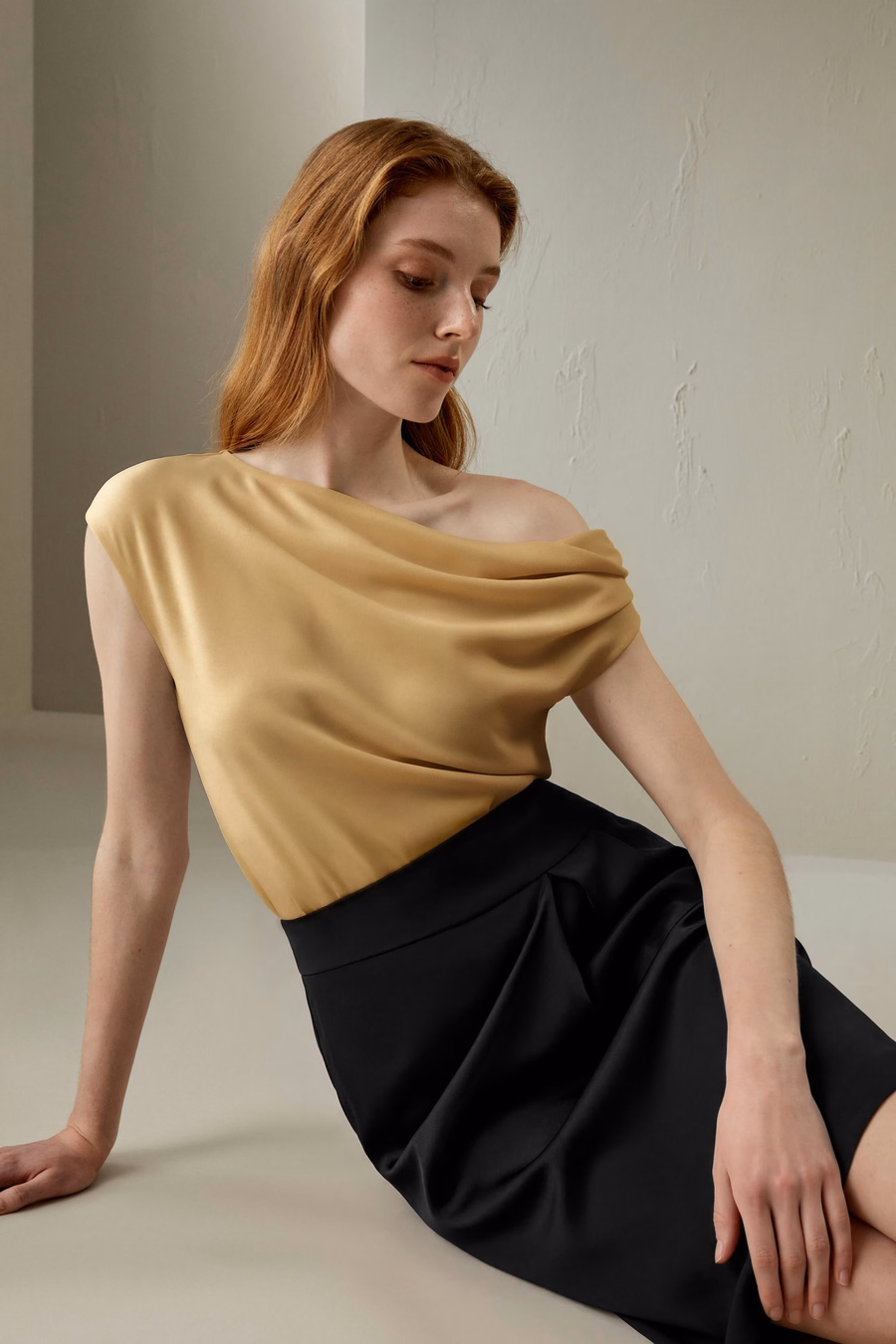 Top de Seda con Cuello Barco