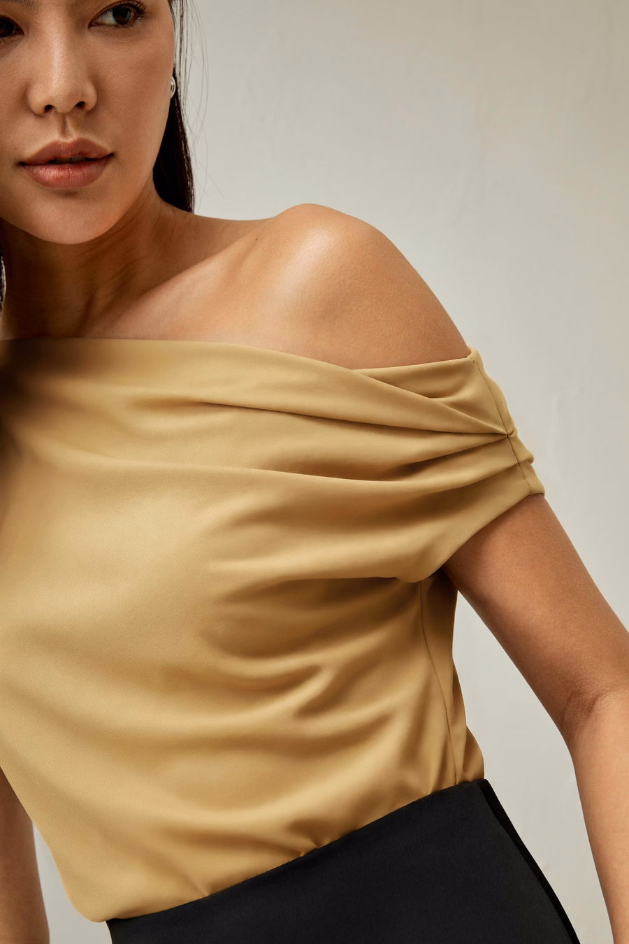 Top de Seda con Cuello Barco