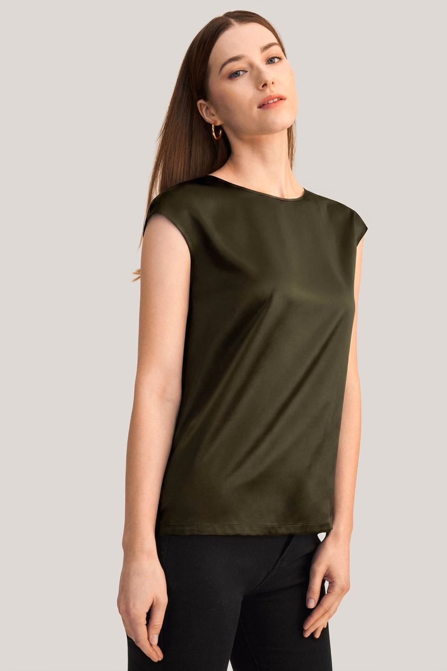 camiseta de seda con mangas básicas
