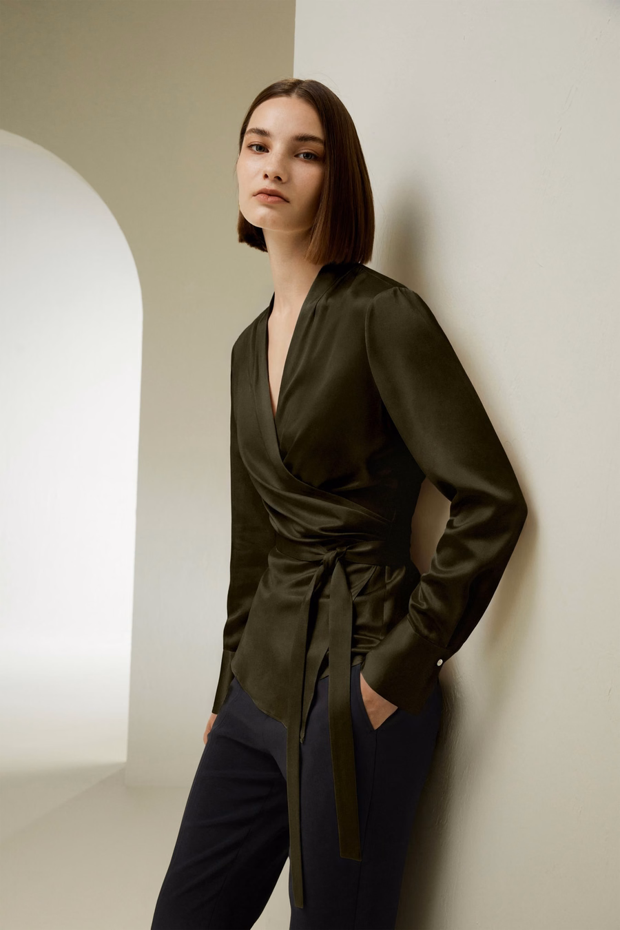 Blusa envolvente de seda