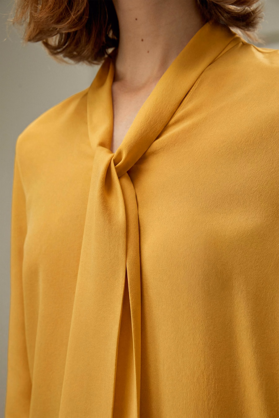 Blusa con Lazo de Seda