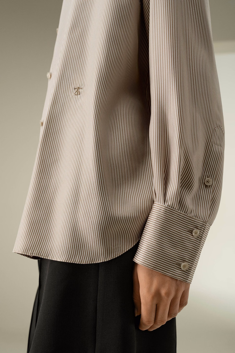 Camisa de seda oversized a rayas