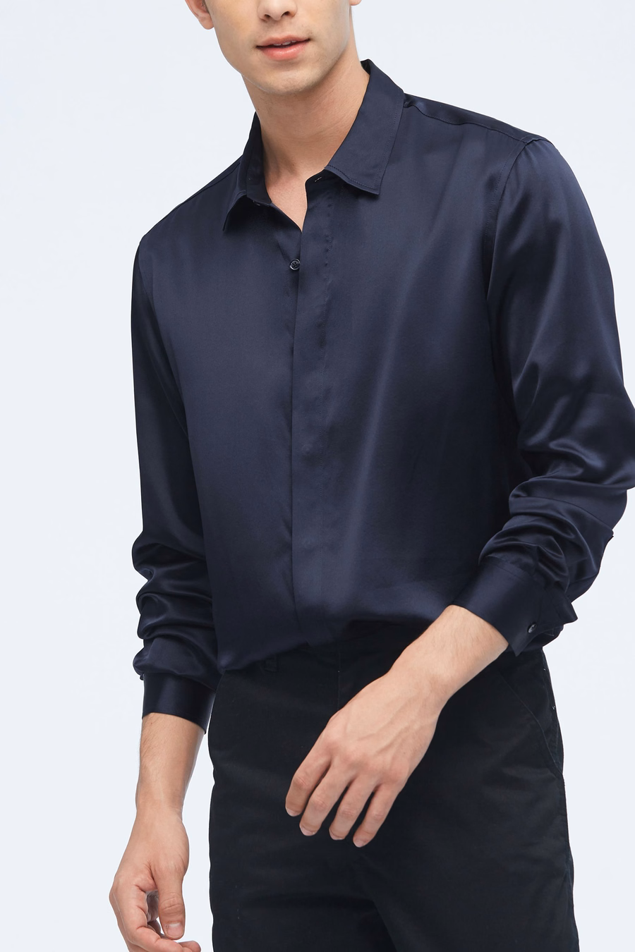 Camisa clásica de seda de manga larga para hombres