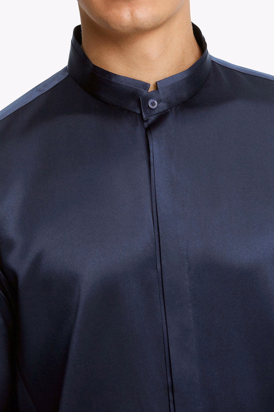 Camisa de Hombre de Seda con Placket Oculto Clásica